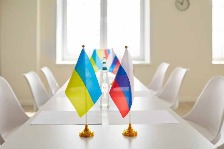 Стало известно, сколько украинцев выступают за диалог с Россией