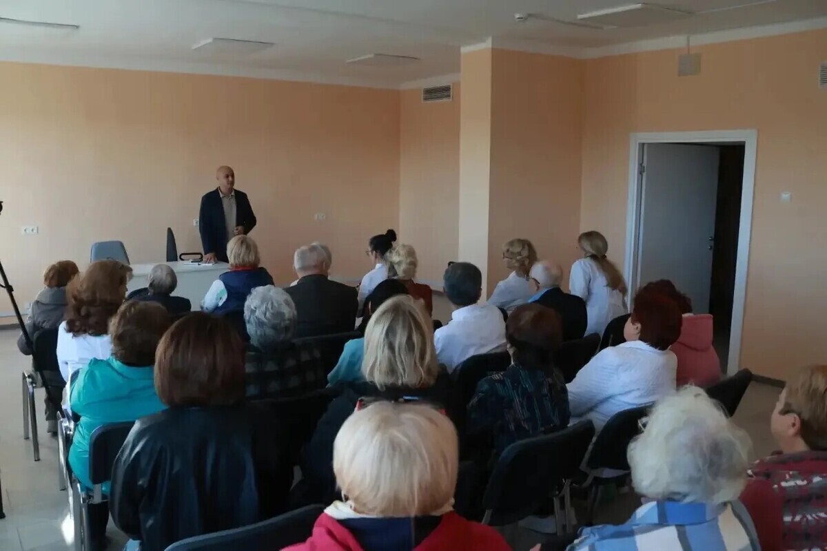 В Протвино прошла первая встреча жителей с новым главным врачом Серпуховской больницы
