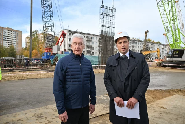 Собянин побывал на строящейся станции метро «Луганская»