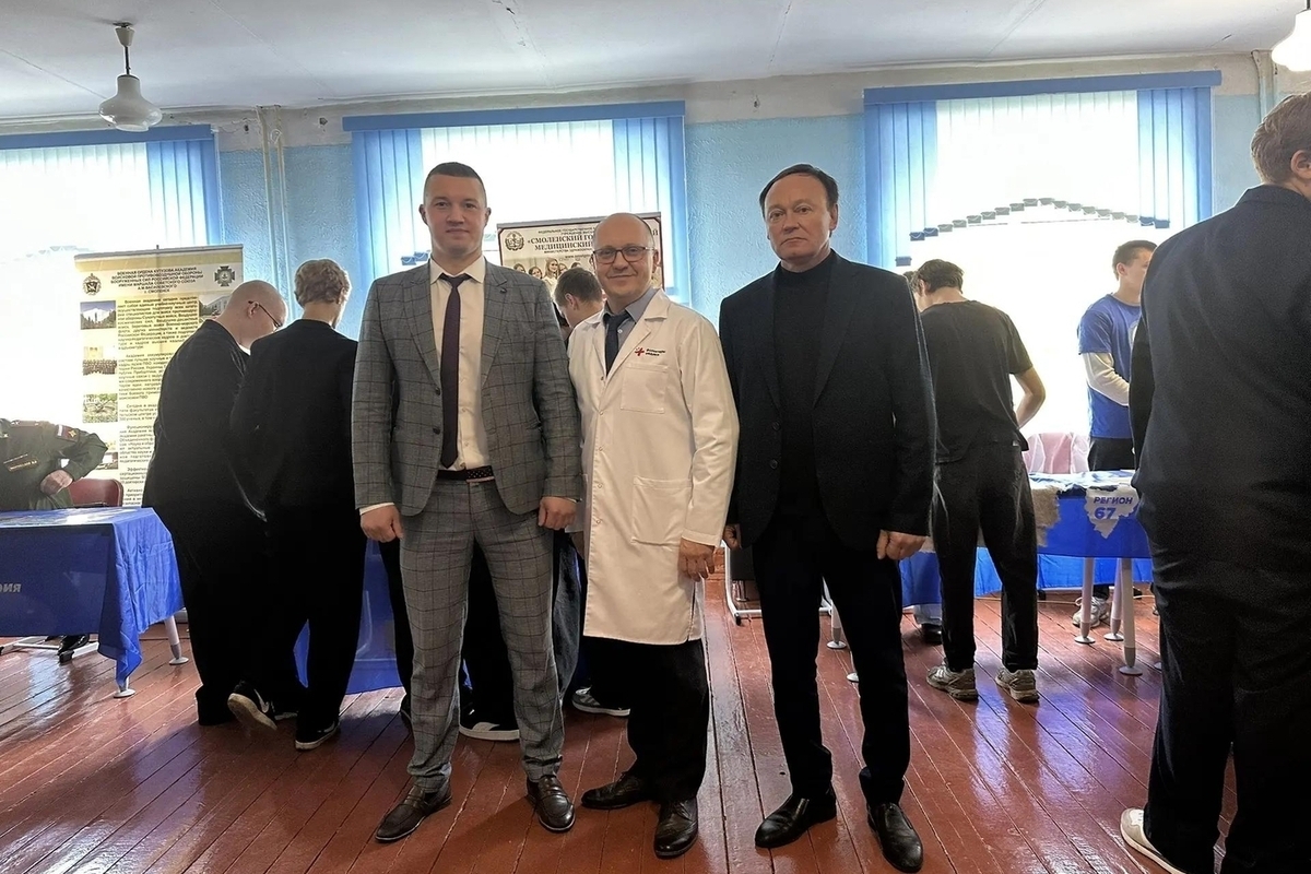 Краснинским школьникам рассказали о профессии врача