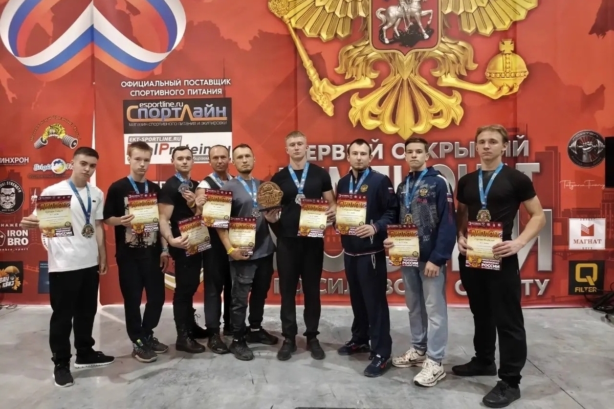 Ульяновские силачи взяли восемь золотых медалей на соревнованиях в Екатеринбурге
