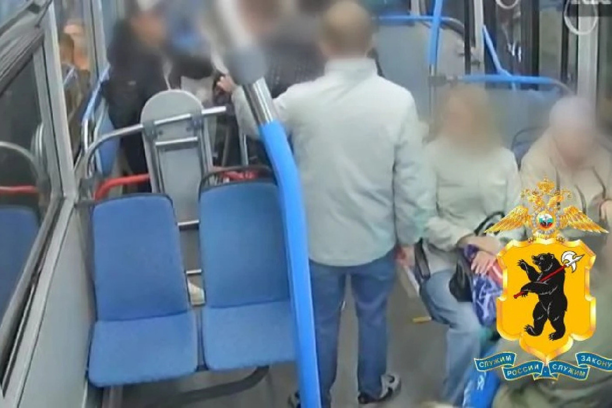 В Ярославле полиция выявила мужчину, который грозил ножом подростку в автобусе