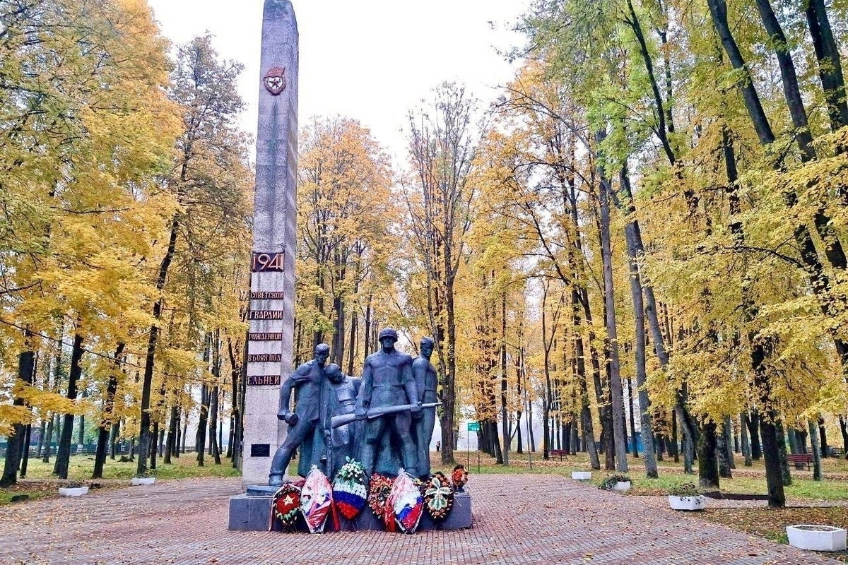 Василий Анохин поздравил жителей Ельни с 19-й годовщиной присвоения звания «Город воинской славы»