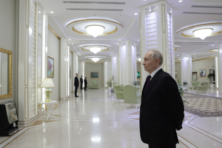 Путин приехал на саммит СНГ в Туркменбаши