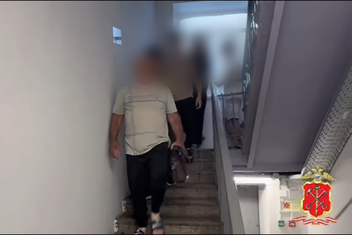 Полиция провела профилактический рейд в Калининском и Выборгском районах
