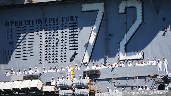 USS Abraham Lincoln отметил на надстройке уничтоженные 103 дрона и 34 иранских судна
