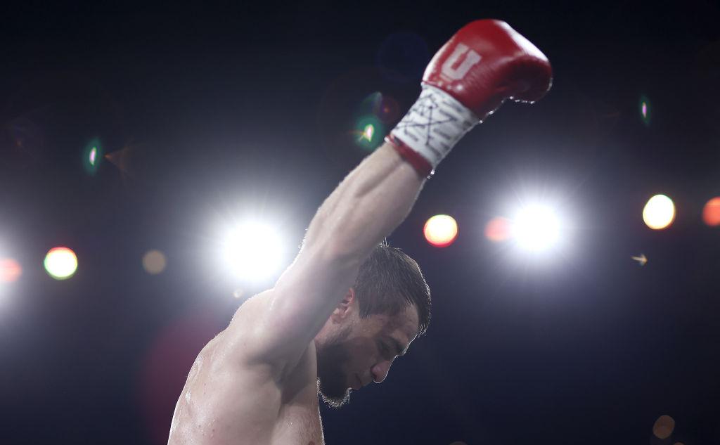 Российский боксер нокаутировал в первом раунде ирландца в чемпионском бою