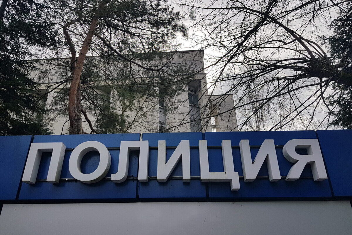 Мужчины с ножом и перцовкой устроили конфликт около ТЦ в Краснодаре