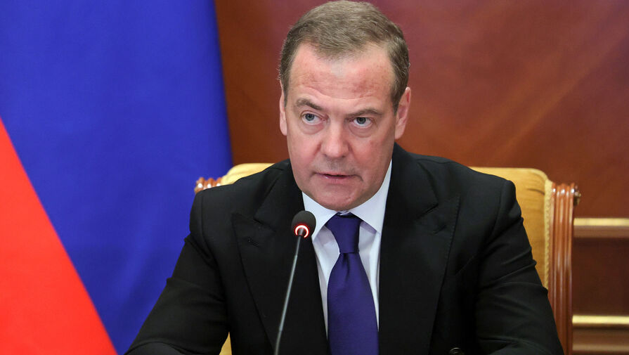 Медведев призвал "пополнить обменный фонд европейских дебилов" на фоне задержания Звинчука