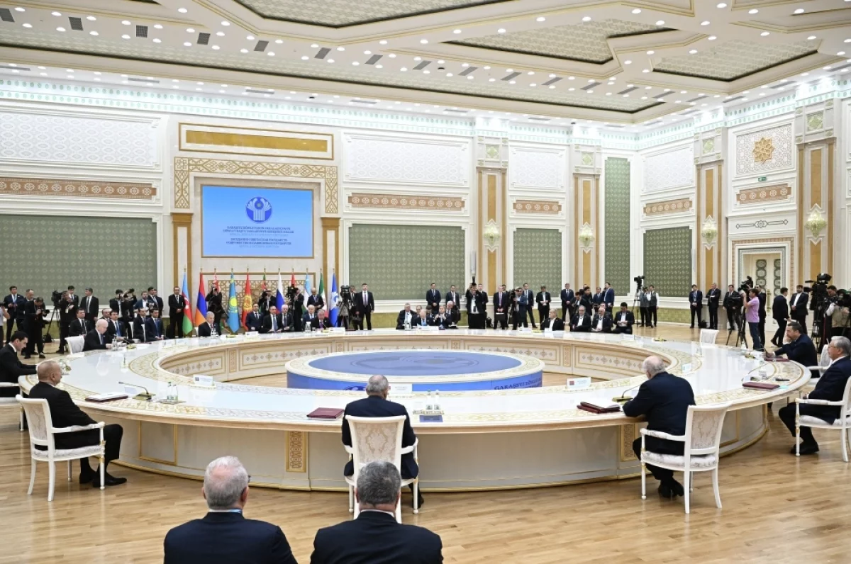 Главы стран СНГ подписали заявление о 35-летии создания Содружества