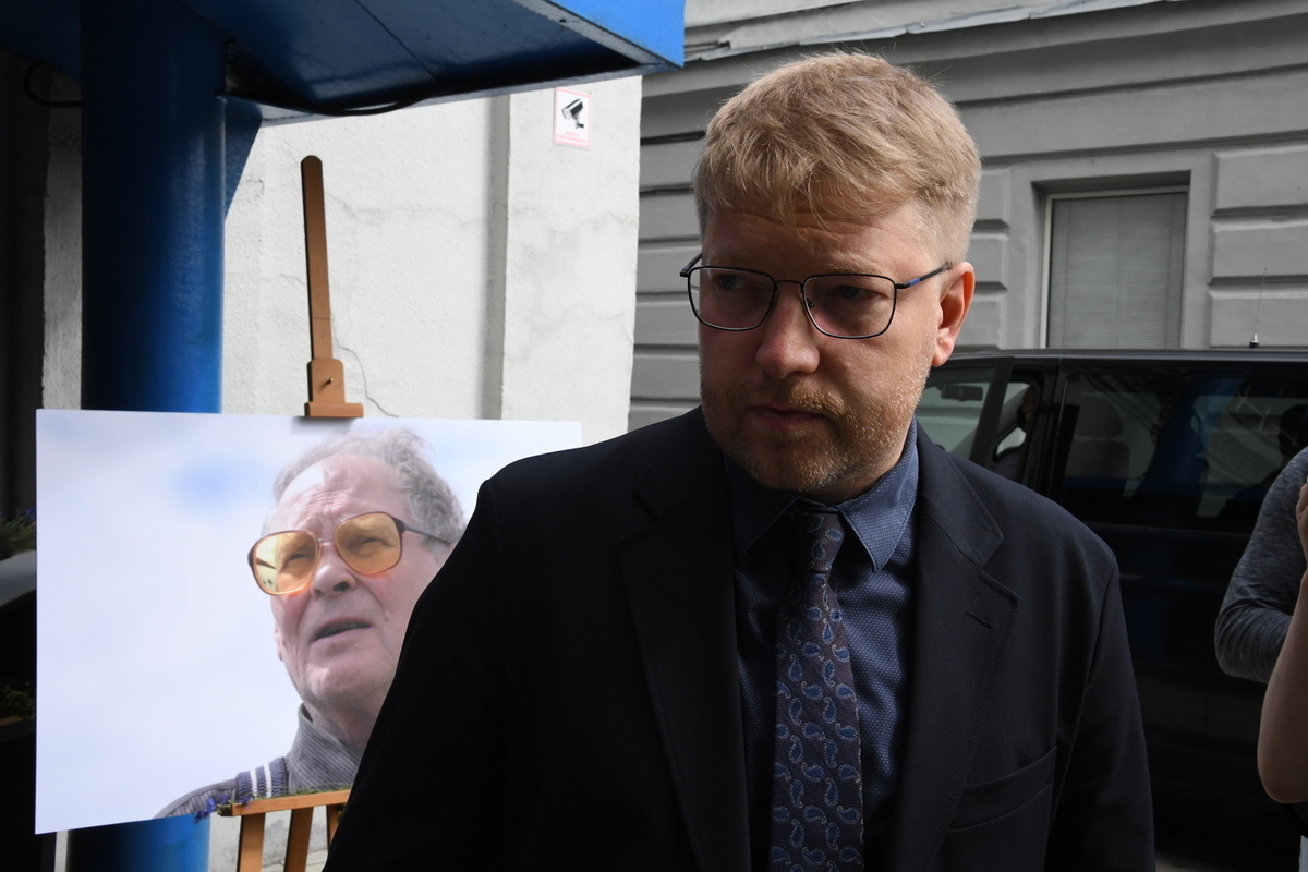 Суд оштрафовал лидера партии «Яблоко» Николая Рыбакова за порчу бюллетеней