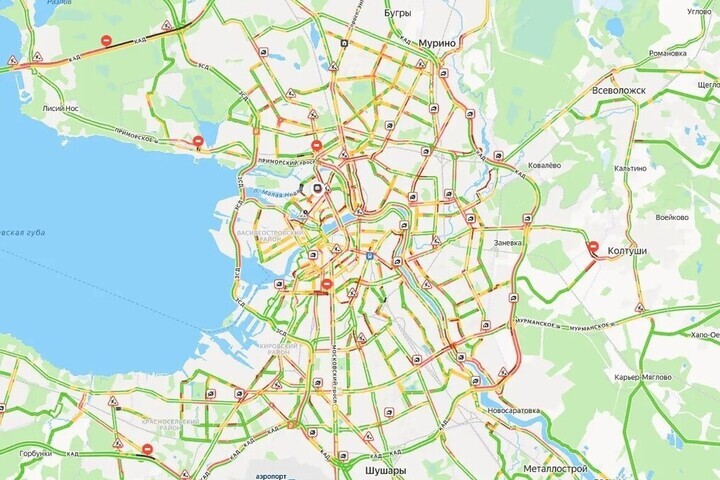 Водители по всему Петербургу застряли в адских 9-балльных пробках