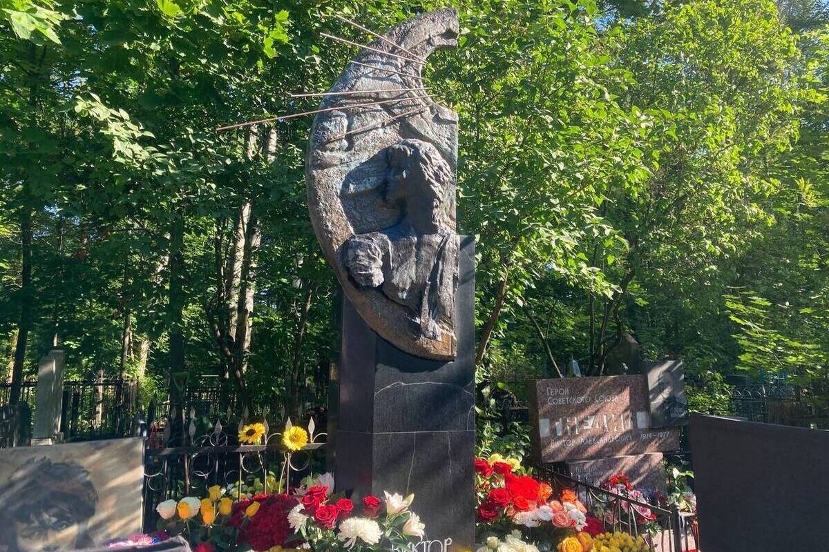 Петербург вспомнил Виктора Цоя в 36-ю годовщину смерти