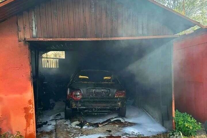 Три автомобиля сгорели в Курской области за сутки