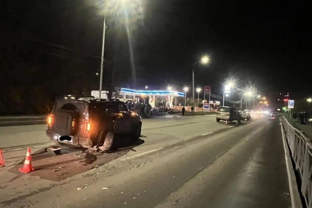 Женщина и две девочки пострадали в массовом ДТП в Новосибирске