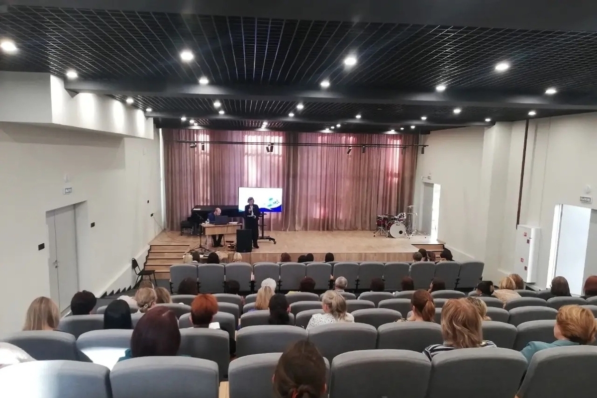 В Новгороде обсудили поддержку педагогов и молодёжные проекты в сфере искусств
