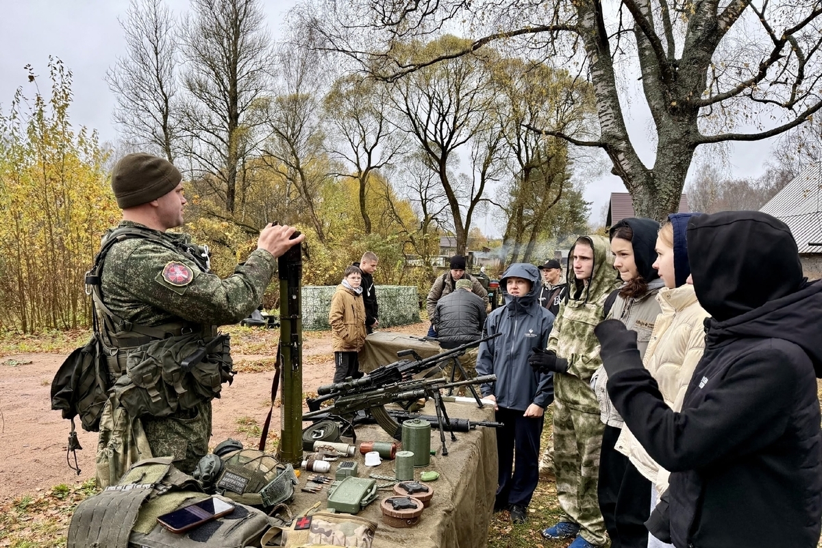 В Будогощи прошли военно-полевые сборы, посвященные летчику-герою Гречишникову