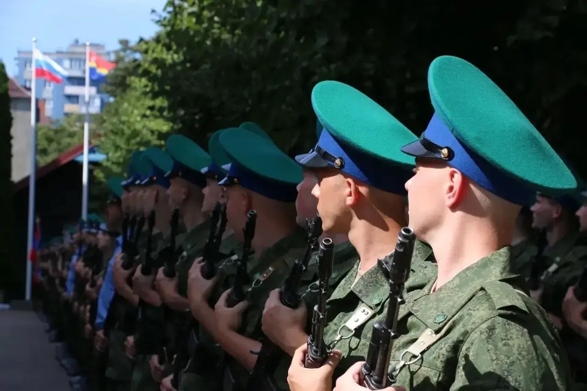 Молодые калининградские пограничники приняли военную присягу