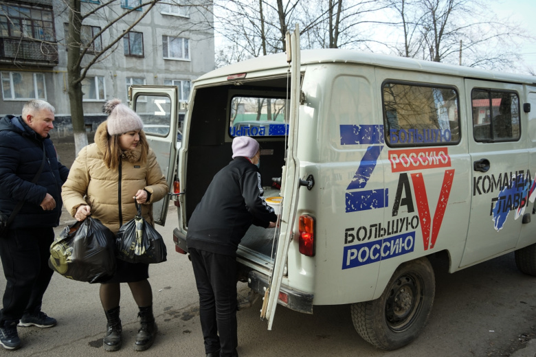 ВС России помогли доставке продуктов и лекарств в Алешкинскую больницу