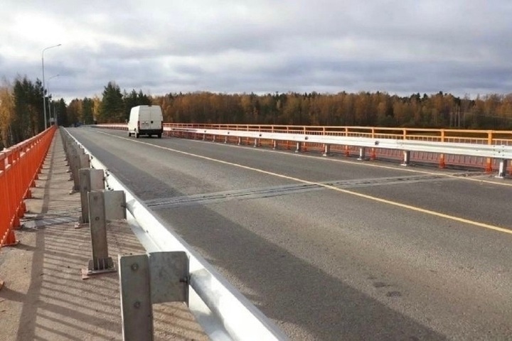 В Ярославской области снова открыли мост через реку Юхоть
