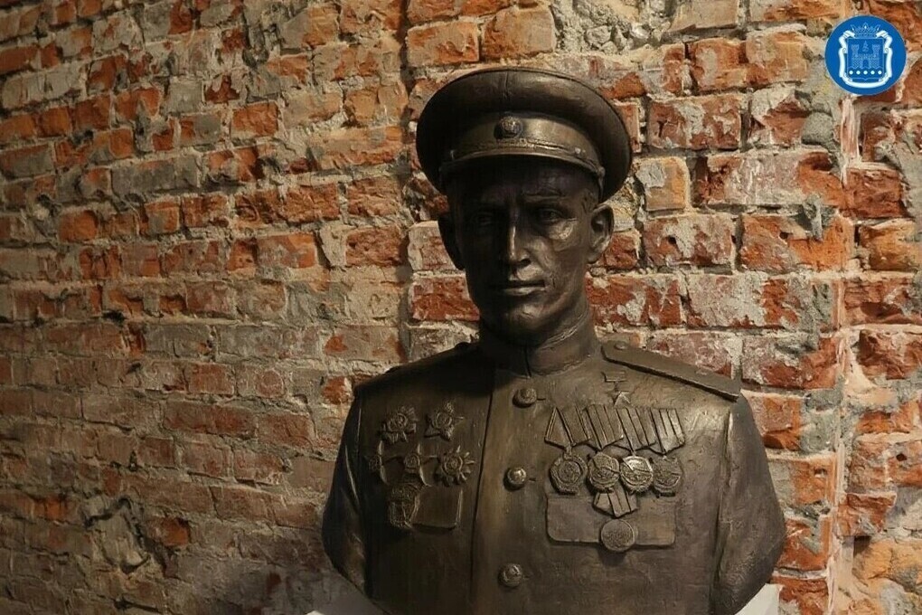Калининградцам показали бюсты героев штурма Кёнигсберга