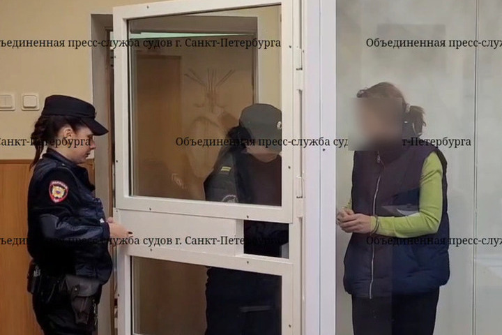 Едва не убившая сына мать руководит модным арт-центром в Петербурге