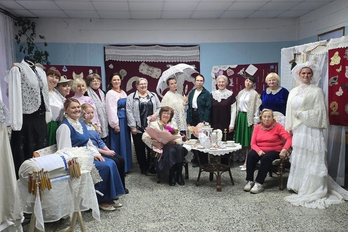 В деревне Батово Гатчинского округа отметили юбилей клуба «Кружевницы»