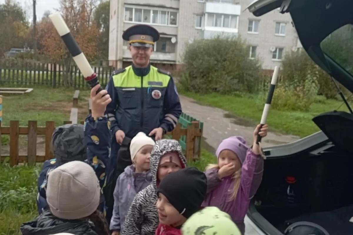 В районах Карелии для малышей проводят уроки дорожной безопасности