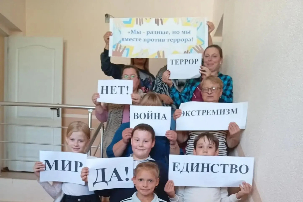 В библиотеке села Андреевка сельчан научили действовать при угрозе теракта