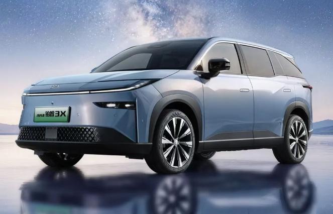Toyota bZ3X за 120 тыс. юаней (примерно 1,5 млн рублей) стал довольно успешным кроссовером — 150 тыс. машин поставлено за 1,5 года