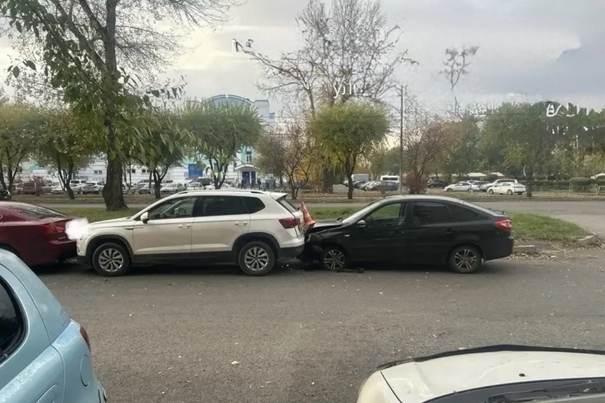 Пьяная женщина с ребенком без автокресла устроила ДТП в Абакане
