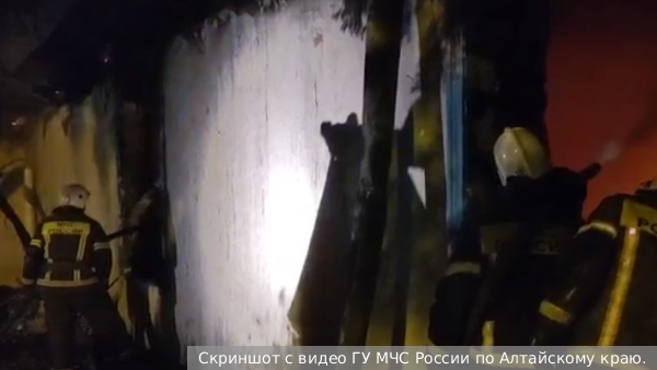 Пожар в алтайской школе на площади 900 кв. м локализован