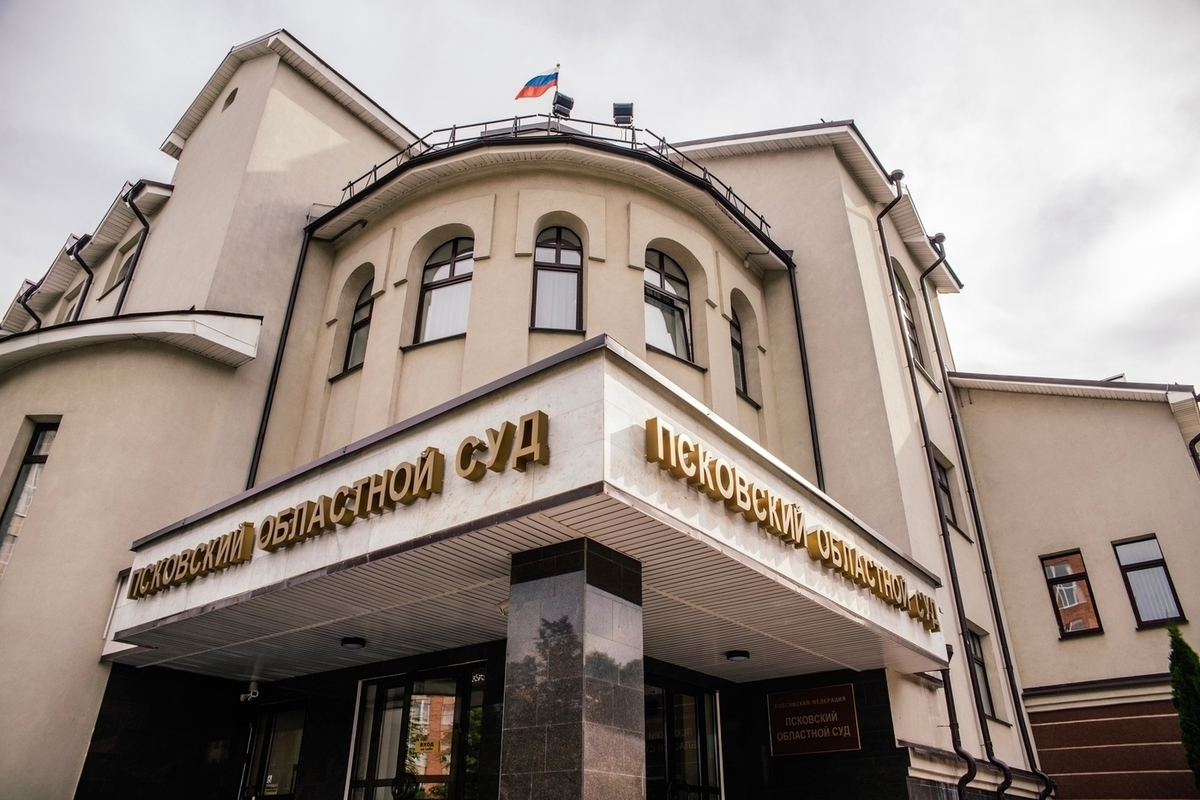 Псковский суд обязал станцию скорой помощи выплатить водителям долги за сверхурочные