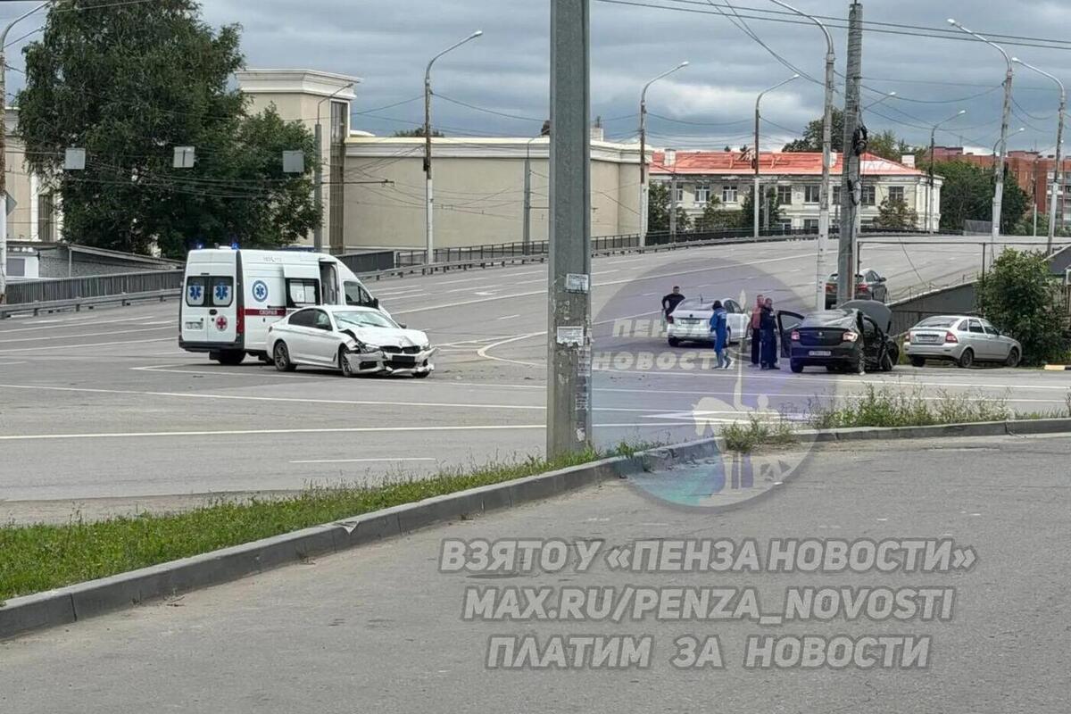 Два человека пострадали в серьезном ДТП на улице Гагарина в Пензе