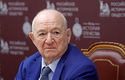 Человек, объединивший эпохи. К столетию со дня рождения Никиты Симоняна