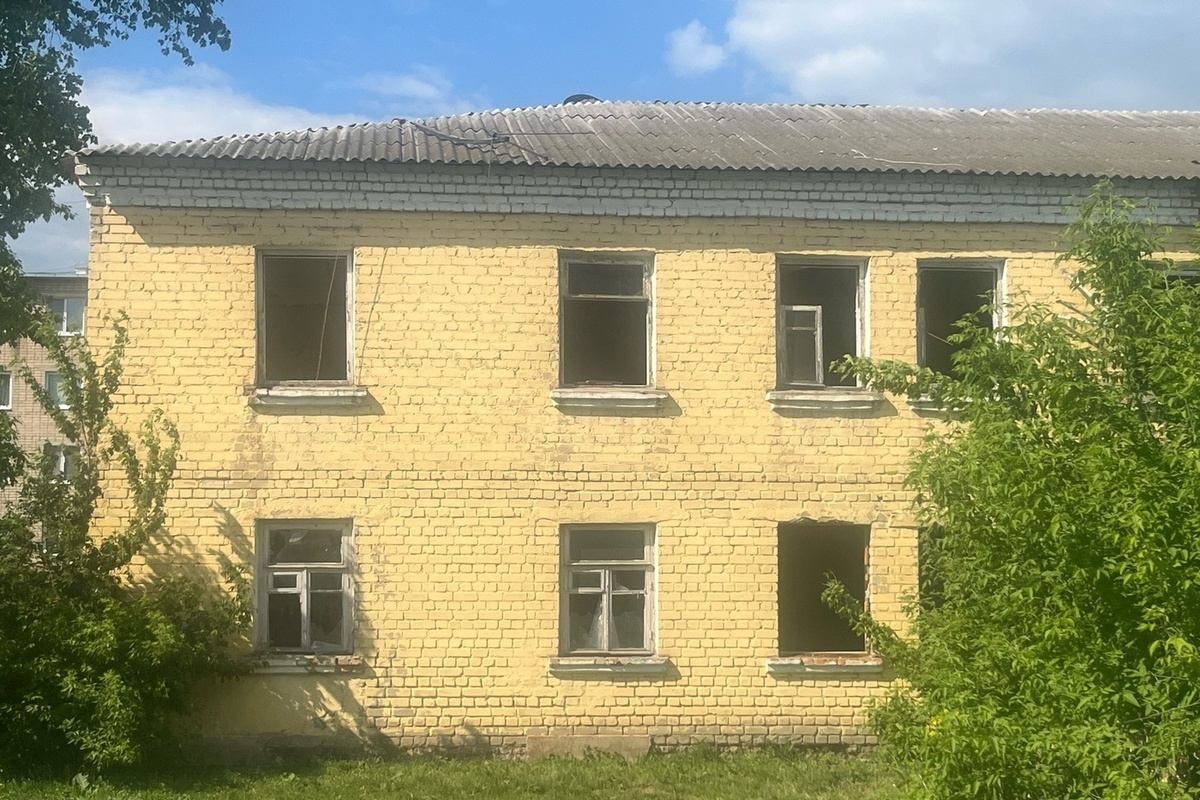 В Орловской области продают актовый зал бывшего Дома культуры в посёлке Жудерский