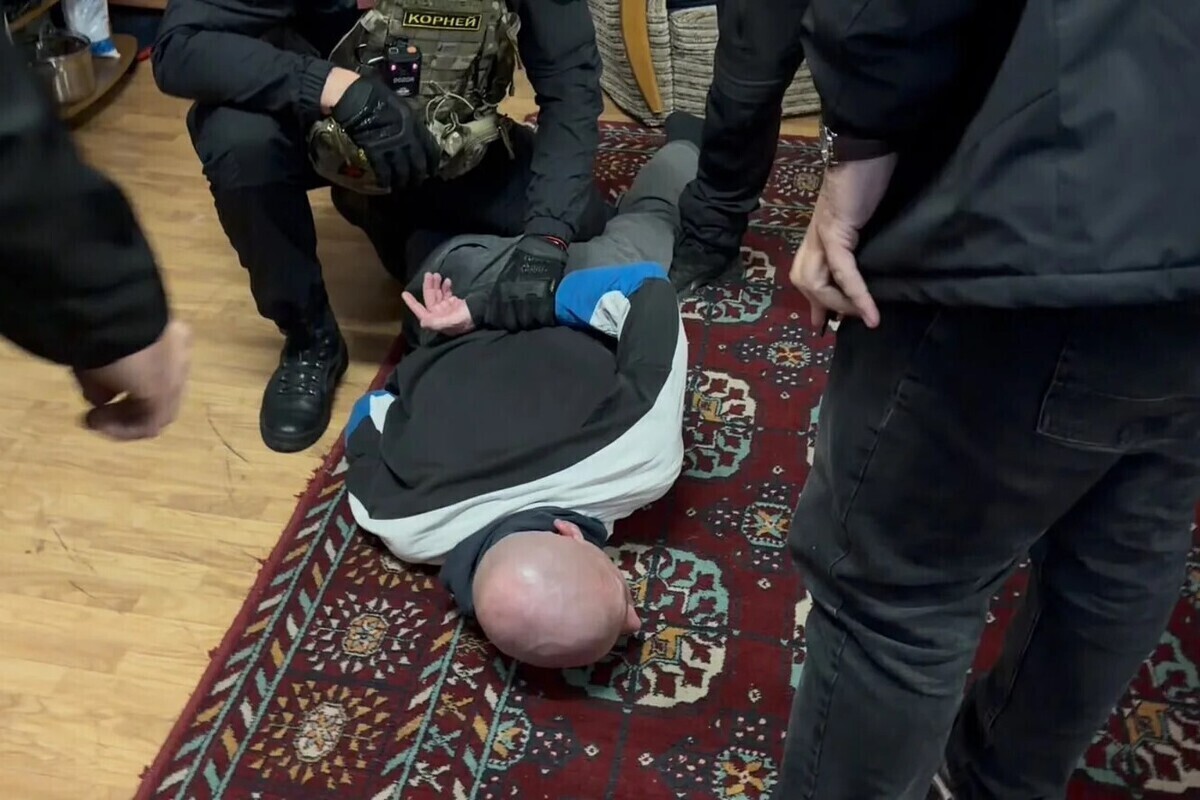 В Калининграде задержали осуждённого склонявшего других к запрещённому движению