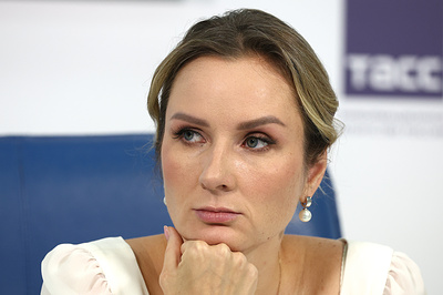 Аэропорты, вокзалы и вузы смогут получать знак качества "Семьям рады"