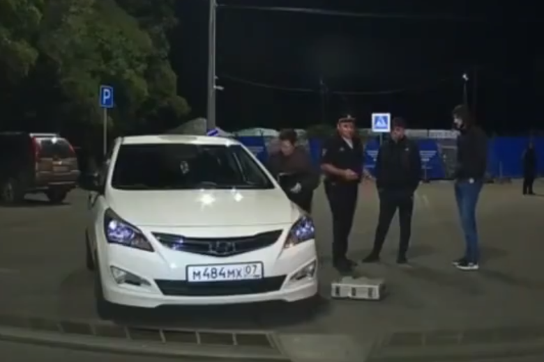 Мужчина угнал Hyundai Solaris и устроил «гонки» с полицией