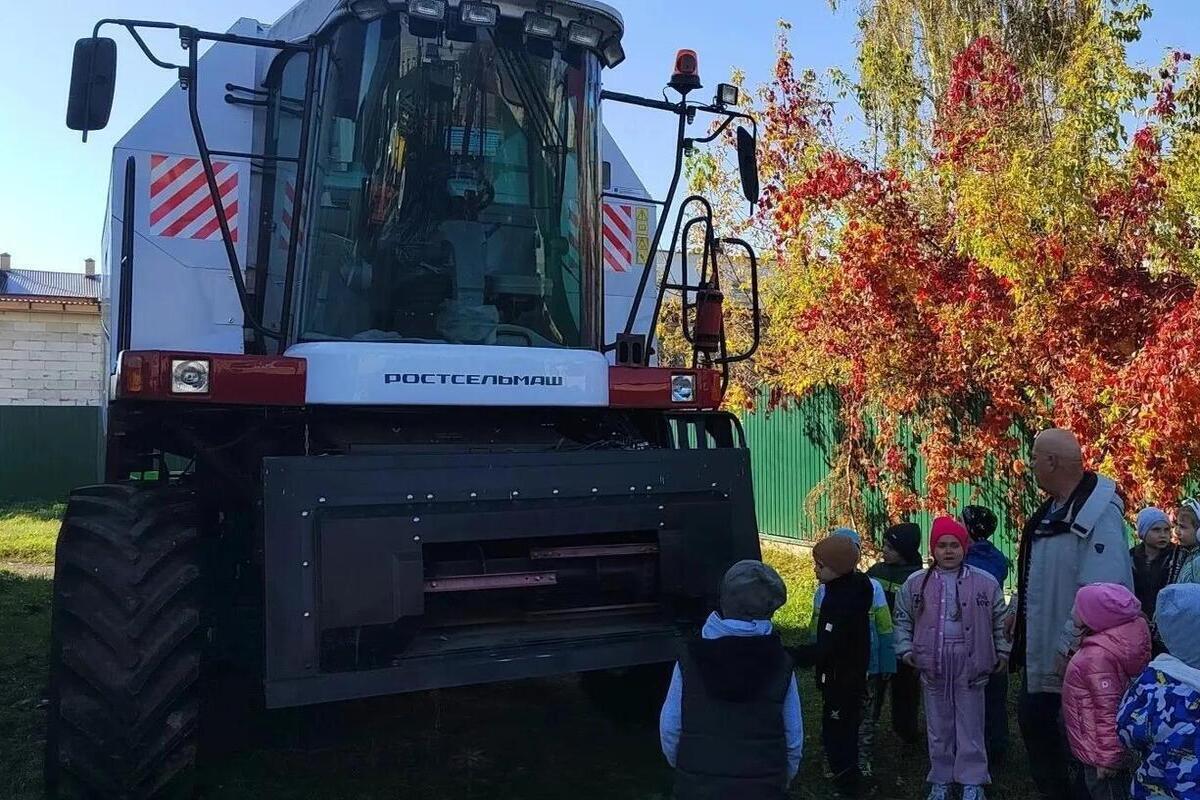 Курские дошколят попробовали себя в роли агрономов и механиков