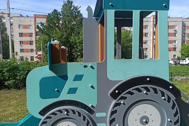 В Костроме коммунальщики выплатят компенсацию за травму ребенка на площадке