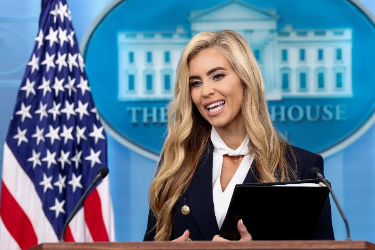 Разведданные для Киева - всё? Пресс-секретарь Трампа сбежала от ответа