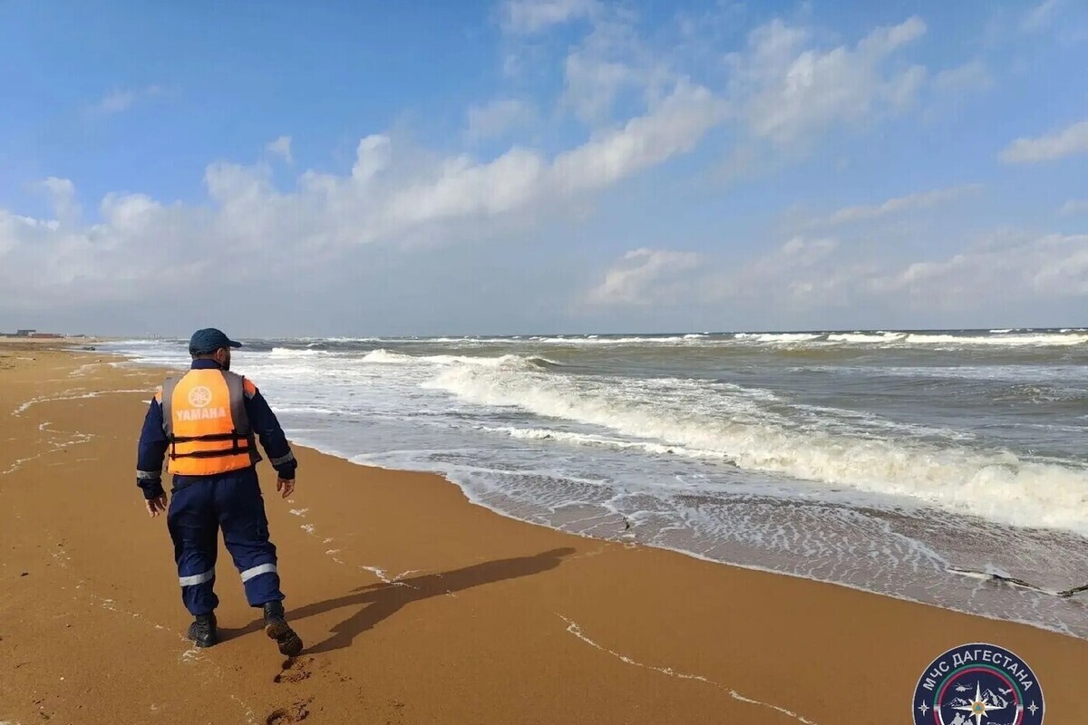 Рязанца унесло в Каспийское море во время сильного ветра в Дагестане