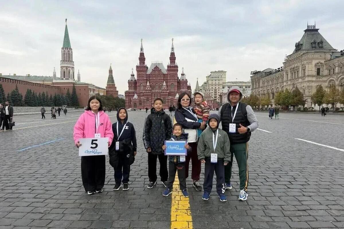Семья из Калмыкии представила республику на торжественной церемонии в Кремле