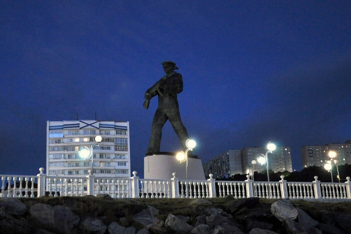 В Североморске включат фонари в 23:05 на полную мощность