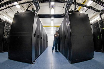 Массовый сбой произошел в работе интернета в России. Путин собирает большое совещание по кибербезопасности