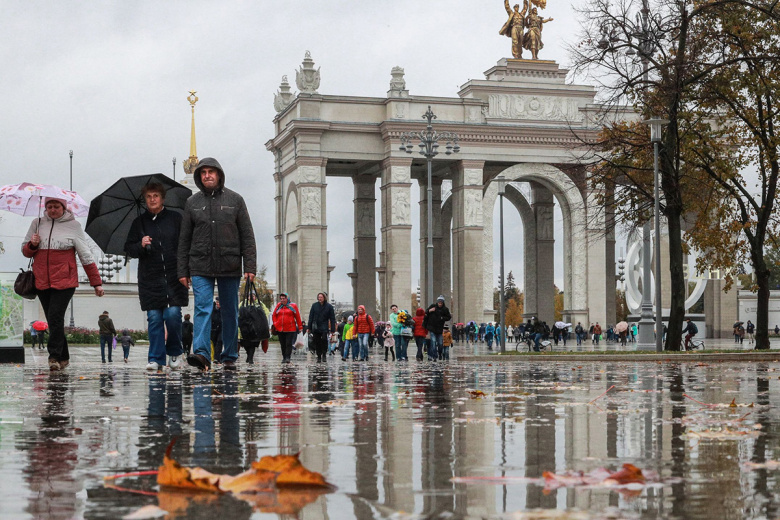 Москвичам посоветовали воспользоваться общественным транспортом из-за дождя