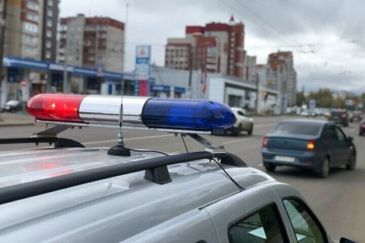 «Ниссан», сбивший пожилую кировчанку, нашли: поиски водителя продолжаются