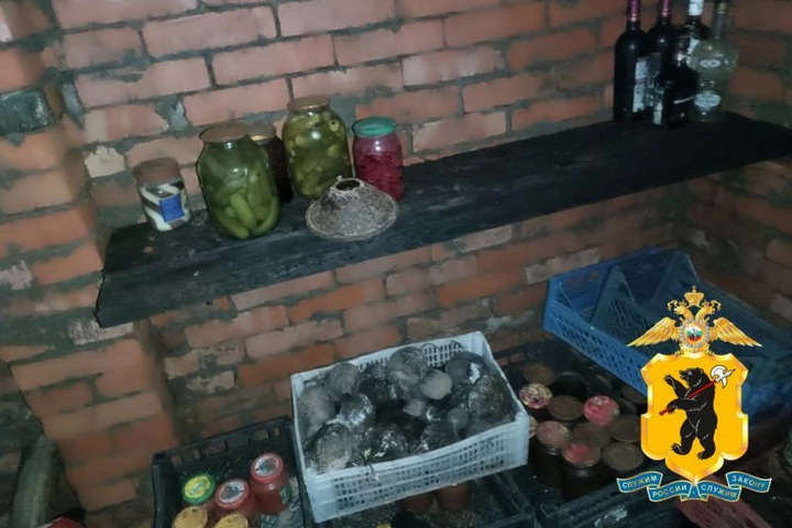 В Ярославской области сосед украл у соседа зимний запас выпивки и закуски