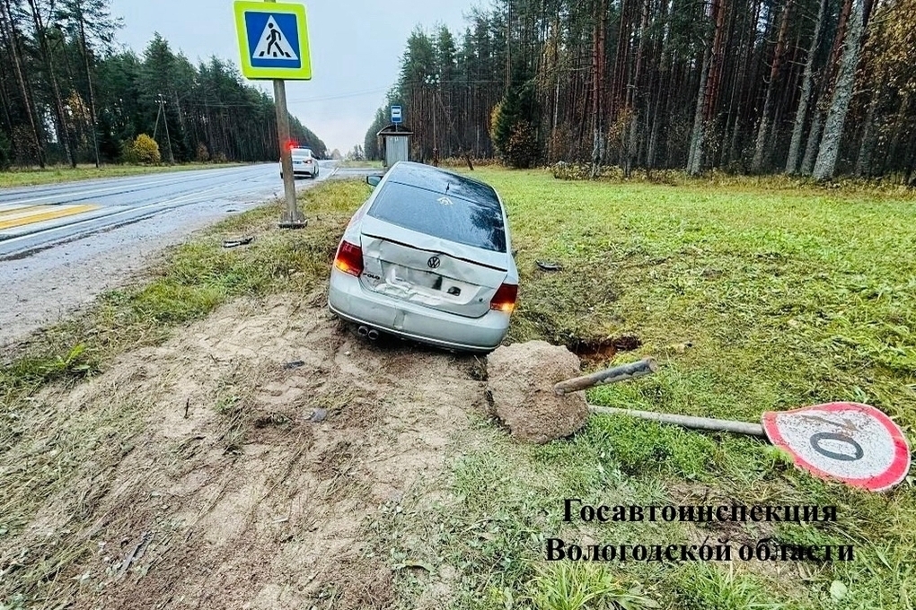 Семь человек получили травмы при ДТП в Вологодской области